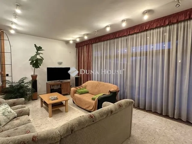 Eladó ház Budapest II. kerület 286 nm