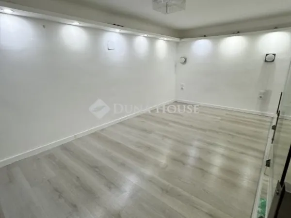 Eladó lakás Budapest VI. kerület 28 nm