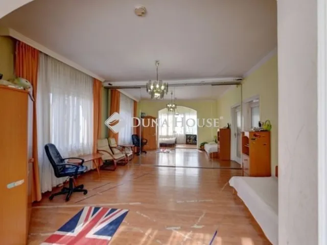 Eladó ház Budapest II. kerület 320 nm