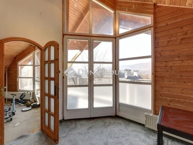 Eladó ház Budapest II. kerület 320 nm