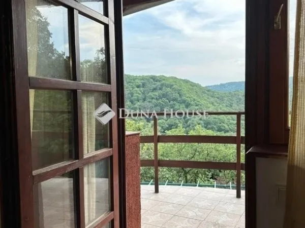 Eladó ház Budapest II. kerület 392 nm