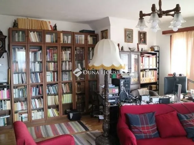 Eladó ház Budapest II. kerület 392 nm