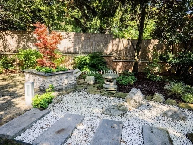 Eladó ház Budapest II. kerület 300 nm