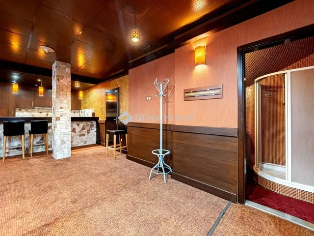 Eladó kereskedelmi és ipari ingatlan Budapest II. kerület 109 nm