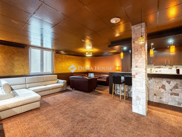 Eladó kereskedelmi és ipari ingatlan Budapest II. kerület 109 nm