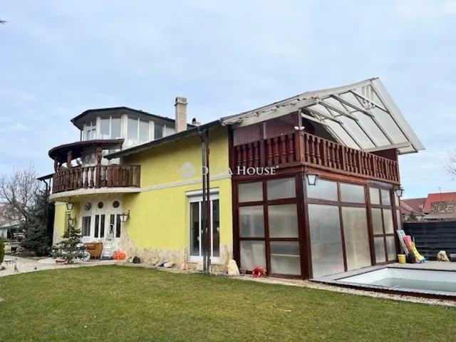 Eladó ház Vecsés 194 nm