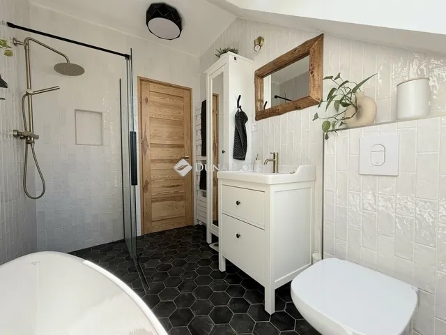 Eladó ház Vác, Burgundia 100 nm