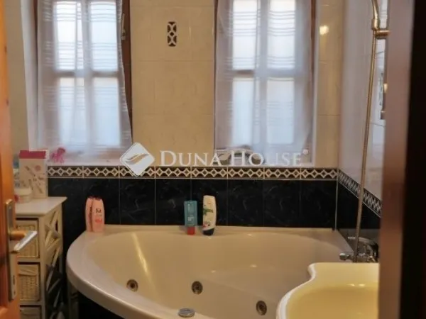 Eladó ház Csömör 472 nm