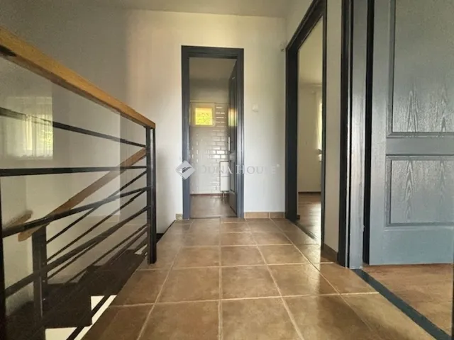 Eladó lakás Üllő 72 nm