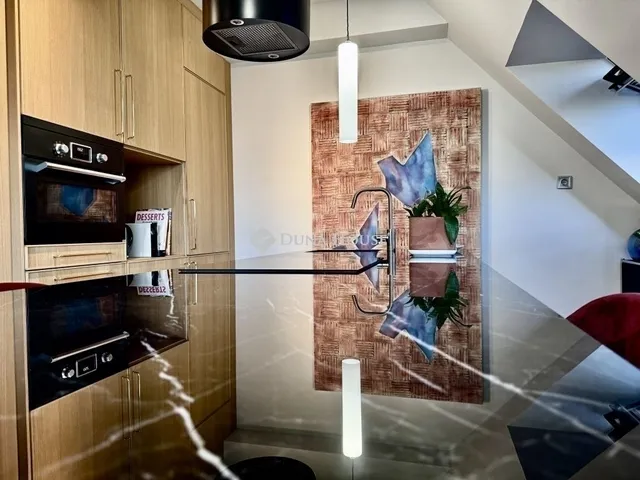 Eladó lakás Budapest VI. kerület, Nagykörúton kívüli terület 92 nm