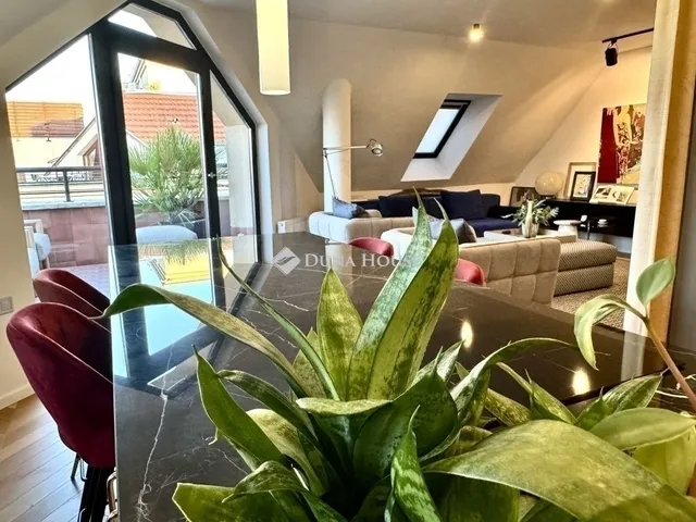 Eladó lakás Budapest VI. kerület, Nagykörúton kívüli terület 92 nm