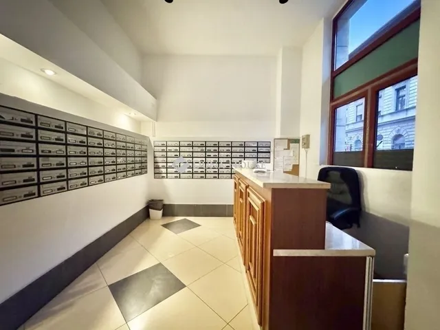 Eladó lakás Budapest VI. kerület, Nagykörúton kívüli terület 92 nm