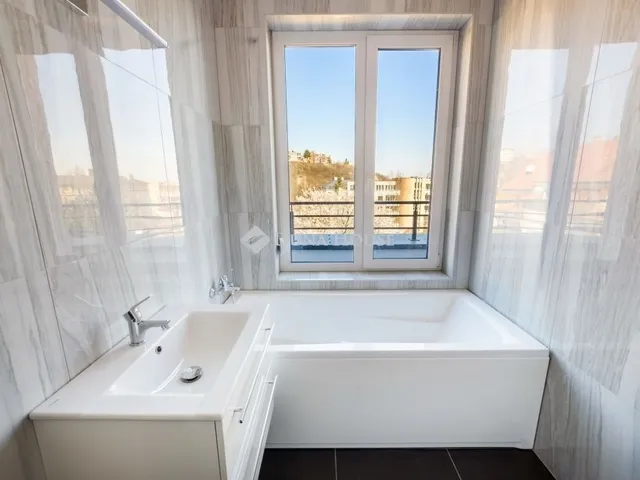 Eladó ház Budapest II. kerület 477 nm