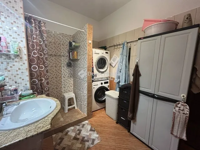 Eladó ház Pilis 290 nm