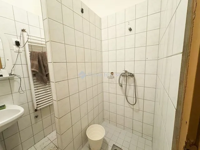 Eladó ház Budapest XV. kerület, Pestújhely 275 nm