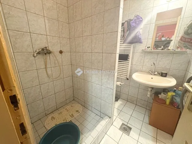 Eladó ház Budapest XV. kerület, Pestújhely 275 nm