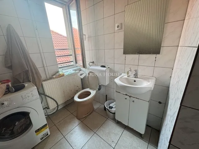 Eladó ház Budapest XV. kerület, Pestújhely 275 nm