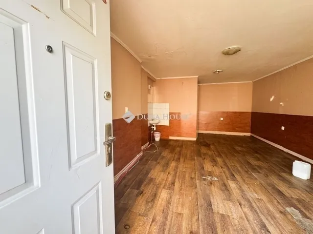 Eladó ház Budapest XV. kerület, Pestújhely 275 nm