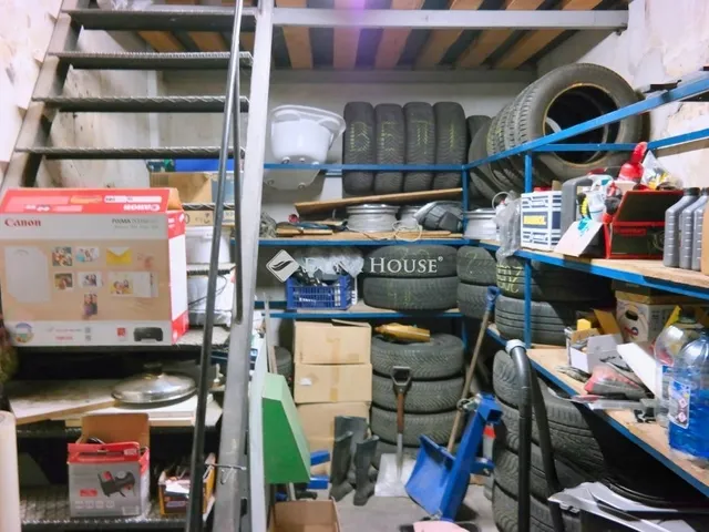 Eladó kereskedelmi és ipari ingatlan Budapest XXI. kerület, Gyártelep 250 nm