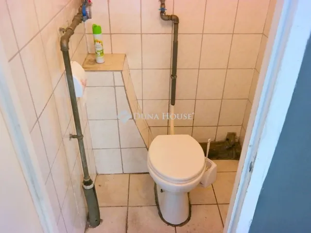 Eladó kereskedelmi és ipari ingatlan Budapest XXI. kerület, Gyártelep 250 nm