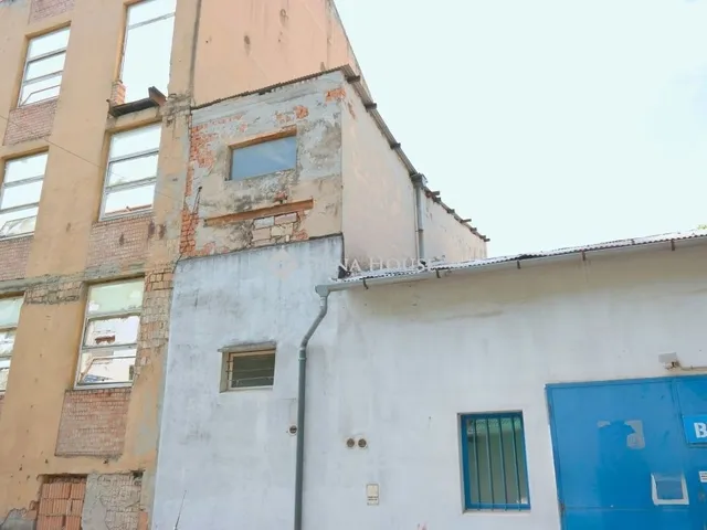 Eladó kereskedelmi és ipari ingatlan Budapest XXI. kerület, Gyártelep 250 nm
