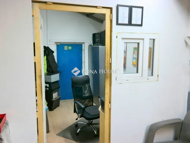 Eladó kereskedelmi és ipari ingatlan Budapest XXI. kerület, Gyártelep 250 nm