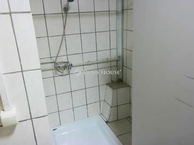 Eladó kereskedelmi és ipari ingatlan Budapest XXI. kerület, Gyártelep 250 nm