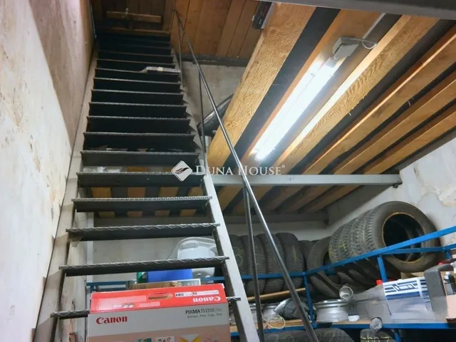 Eladó kereskedelmi és ipari ingatlan Budapest XXI. kerület, Gyártelep 250 nm