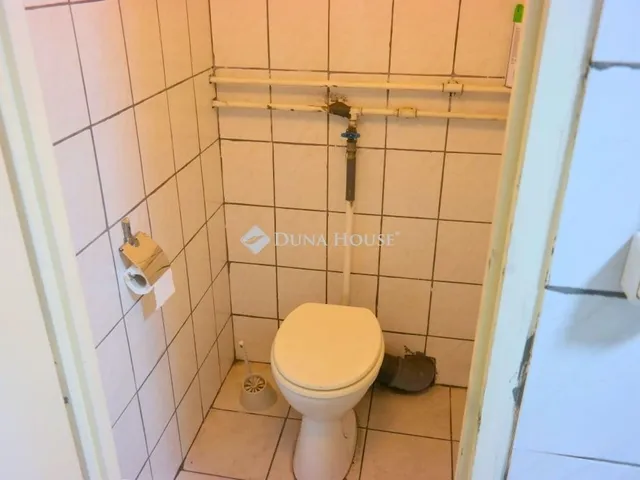 Eladó kereskedelmi és ipari ingatlan Budapest XXI. kerület, Gyártelep 250 nm