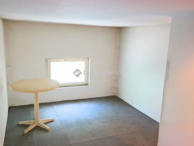 Eladó kereskedelmi és ipari ingatlan Budapest XXI. kerület, Gyártelep 250 nm