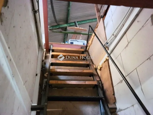 Eladó kereskedelmi és ipari ingatlan Budapest XXI. kerület, Gyártelep 250 nm