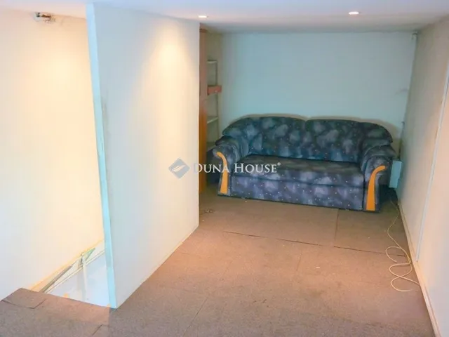 Eladó kereskedelmi és ipari ingatlan Budapest XXI. kerület, Gyártelep 250 nm