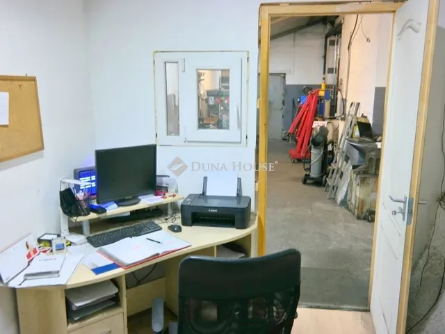 Eladó kereskedelmi és ipari ingatlan Budapest XXI. kerület, Gyártelep 250 nm