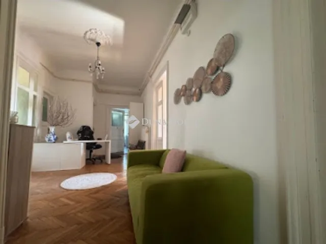 Eladó ház Budapest XI. kerület 450 nm