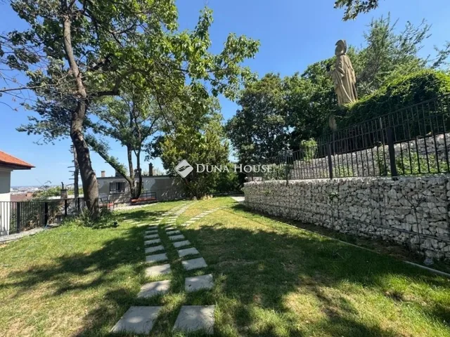 Eladó ház Budapest XI. kerület 450 nm