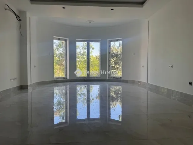 Eladó ház Budapest XI. kerület 450 nm