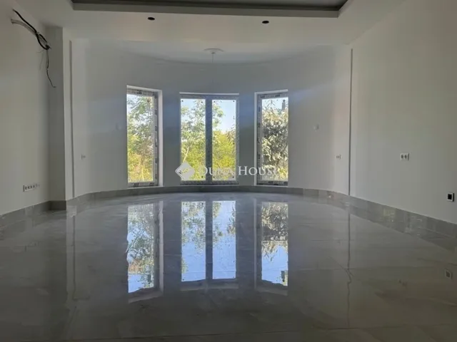 Eladó ház Budapest XI. kerület 450 nm