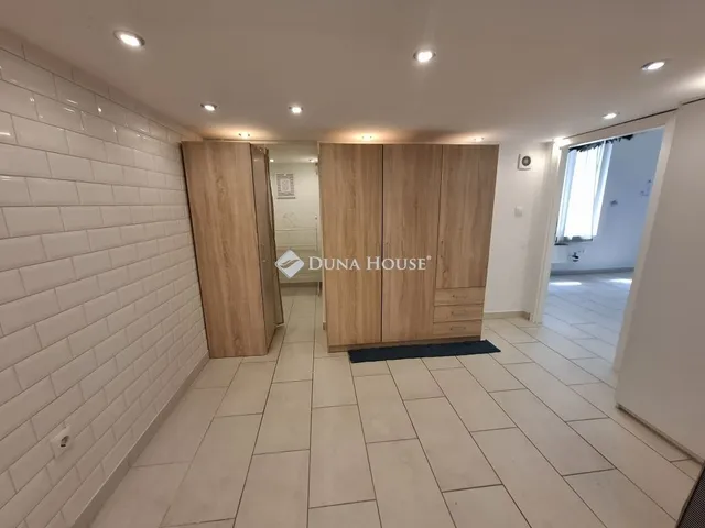 Eladó kereskedelmi és ipari ingatlan Budapest XIII. kerület, Angyalföld 51 nm