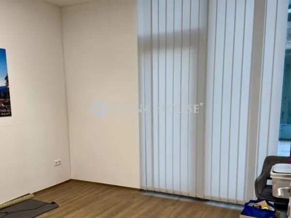 Eladó kereskedelmi és ipari ingatlan Budapest XIII. kerület 158 nm