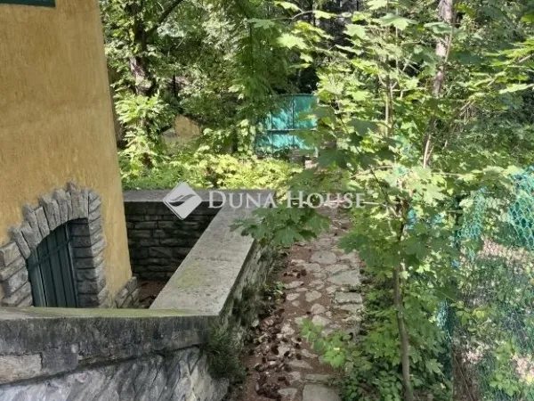 Eladó telek Budapest XII. kerület 1065 nm