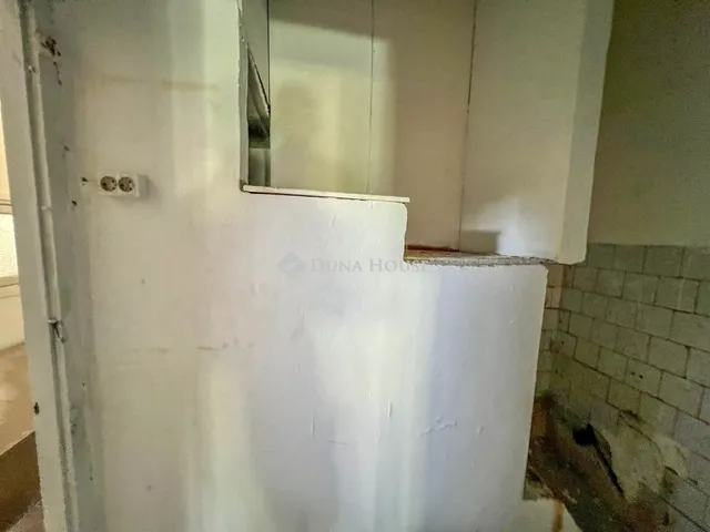 Eladó kereskedelmi és ipari ingatlan Budapest XX. kerület 142 nm