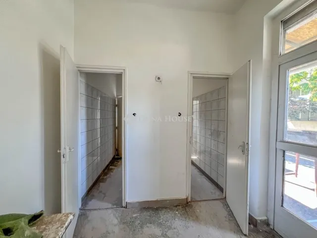 Eladó kereskedelmi és ipari ingatlan Budapest XX. kerület 142 nm