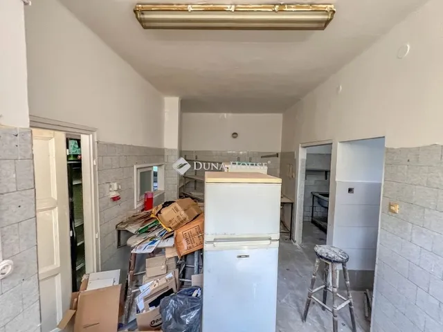 Eladó kereskedelmi és ipari ingatlan Budapest XX. kerület 142 nm