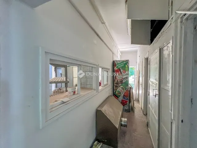 Eladó kereskedelmi és ipari ingatlan Budapest XX. kerület 142 nm