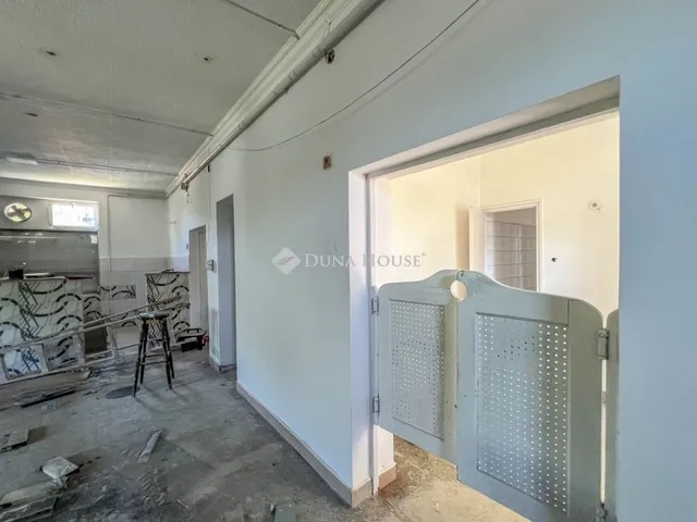 Eladó kereskedelmi és ipari ingatlan Budapest XX. kerület 142 nm