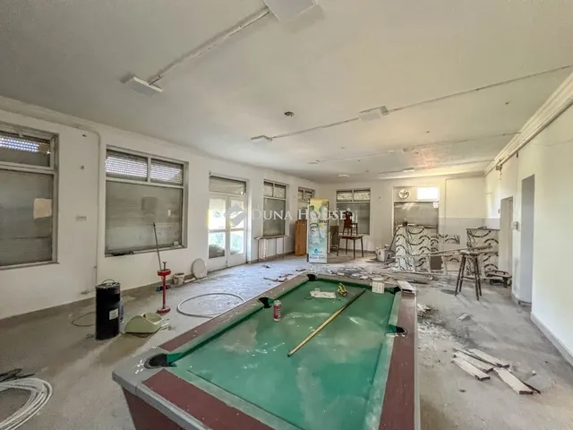 Eladó kereskedelmi és ipari ingatlan Budapest XX. kerület 142 nm