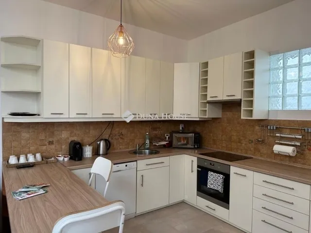 Eladó lakás Budapest VI. kerület, Nagykörúton kívüli terület 116 nm