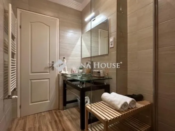 Eladó lakás Budapest VI. kerület, Nagykörúton kívüli terület 116 nm