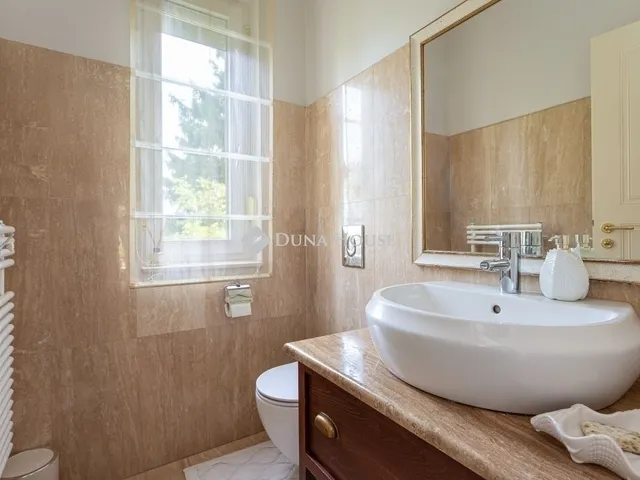 Eladó ház Budapest II. kerület 270 nm