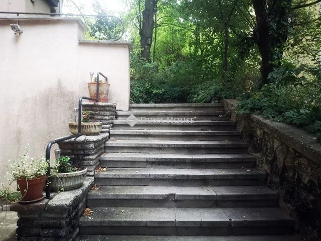 Eladó lakás Budapest II. kerület 93 nm